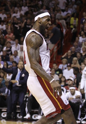 杜兰特连续得分，锁定胜局（杜兰特连砍得分，终结悬念）