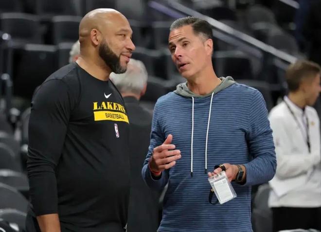 孔萨：凯恩给球队设立标准，那自然而然会激励我们（孔萨：凯恩树立球队标杆，激励着我们）