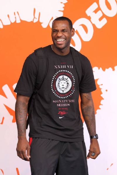 CBA最新消息！南京同曦官宣换帅，广东宏远新援伤病严重（CBA快讯：南京同曦宣布换帅，广东宏远新援伤情严重）