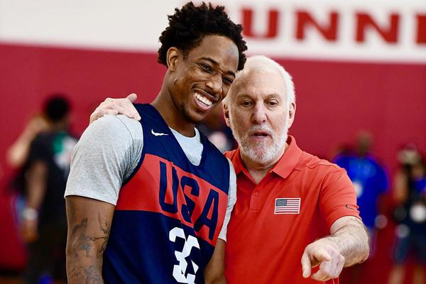 阿斯：巴萨本赛季球场外事务增多，弗里克比上赛季更加情绪化（阿斯：巴萨本季场外事务激增，弗里克较上季情绪起伏更大）