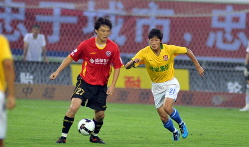 前米兰门将：圣地亚哥很难在意甲立足；球队真的很缺一名中锋（前米兰门神直言：圣地亚哥难在意甲站稳脚跟，球队亟需一名中锋）