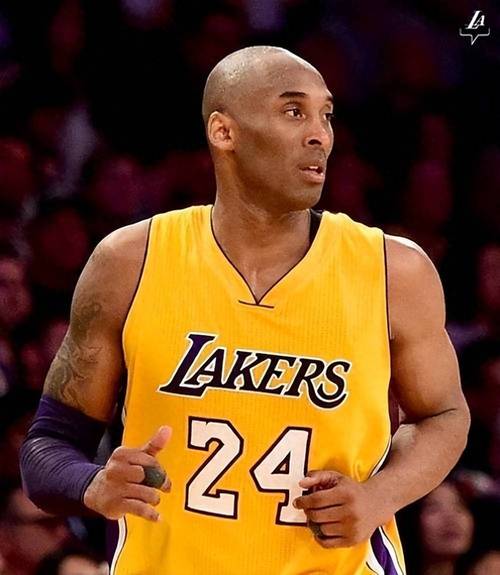 葡媒：C罗明夏世界杯后将与乔治娜在马德拉岛举办婚礼（葡媒称：明夏世界杯结束后，C罗将与乔治娜在马德拉岛完婚）