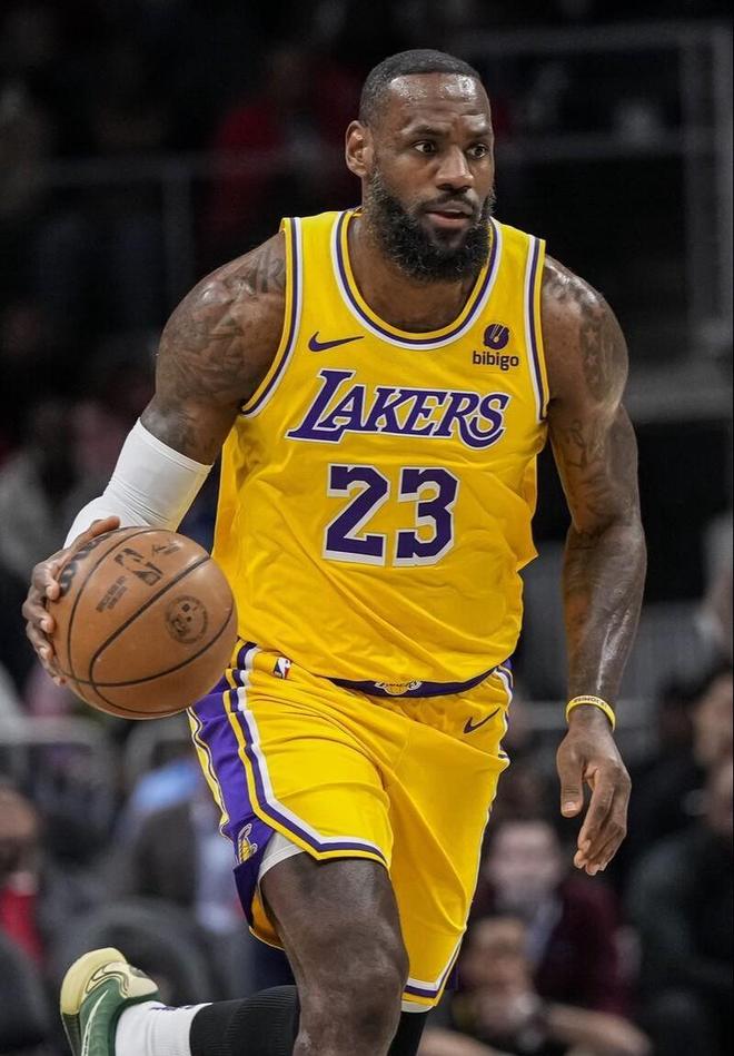 尹鸿博：伤病彻底击垮了我，自己只剩一颗狂跳却无能为力的心（尹鸿博：被伤病击溃，心仍狂跳却无力回天）