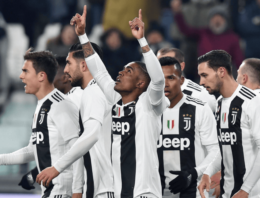 苏亚雷斯：作为主教练我要承担责任，球队有明显的变化和提高（苏亚雷斯：身为主帅我责无旁贷，球队的变化与进步十分明显）