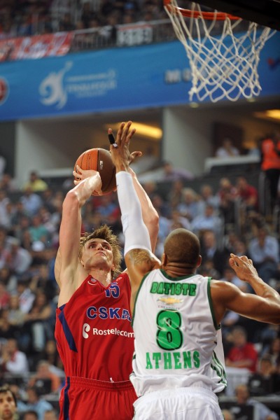 中超转会市场：广州队签下外援,（中超转会动态：广州队引进新外援）