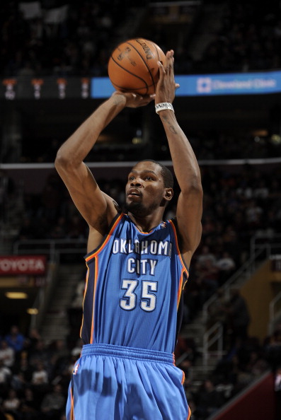 相差7.2公里，曼城全队跑动119公里，皇马跑动111.8公里（曼城全队跑动119公里领先皇马111.8公里，差距7.2公里）