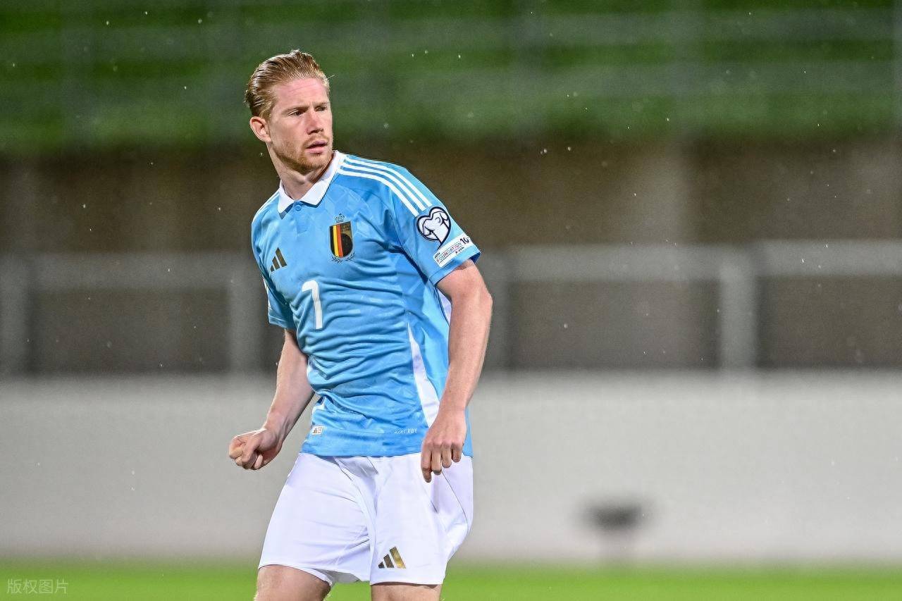 姆巴佩：四球建功刷新皇马进球纪录，坦言与传奇并肩倍感荣幸（姆巴佩大四喜改写皇马进球纪录：与传奇比肩倍感荣幸）