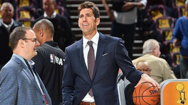 难逃四连败？海港三大核心缺阵亚冠，中超冠军本轮若再失利或将提前出局（四连败将至？海港亚冠三核缺席，中超冠军此轮再失手恐提前出局）