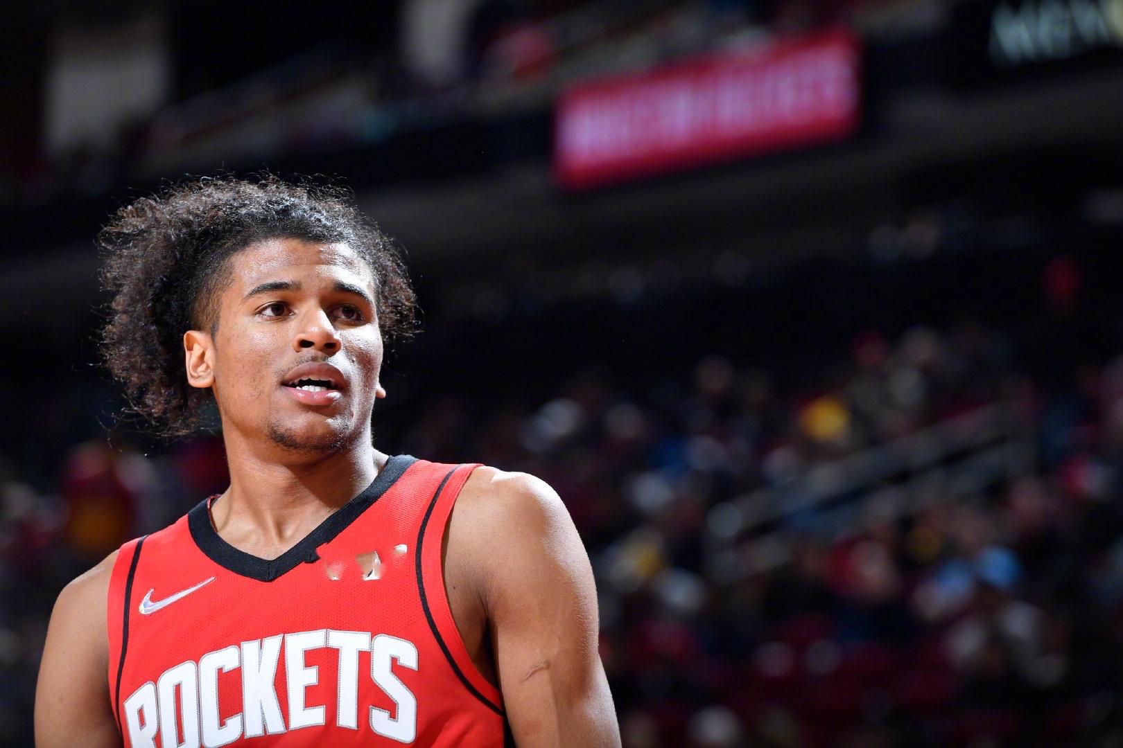 斯卢茨基：明天会竭尽全力发挥出最好的精神面貌和技战术水平（斯卢茨基：明日全力以赴 展现最佳精神状态与技战术水平）