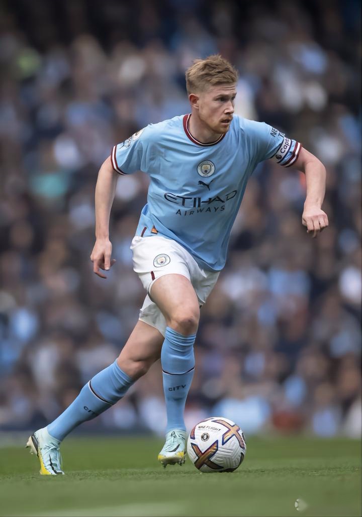 扑点+6次扑救，迈尼昂当选与国米一役米兰队内最佳球员（扑出点球并完成6次扑救，迈尼昂获评米兰德比队内最佳球员）