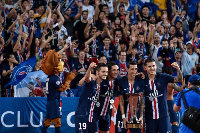 西甲裁判罚下昔日名哨，后者曾执法当年的米兰利物浦欧冠决赛（昔日名哨遭西甲裁判罚离场，曾主哨米兰对利物浦欧冠决赛）