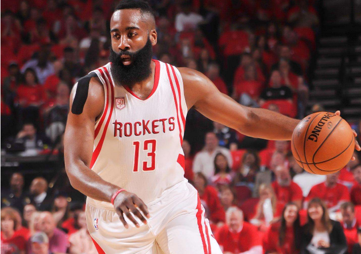 鲁尼：和特朗普打高尔夫时周围全是狙击手，还有防核逃生装置（鲁尼回忆与特朗普打高尔夫：狙击手环伺，现场配有防核避难设施）